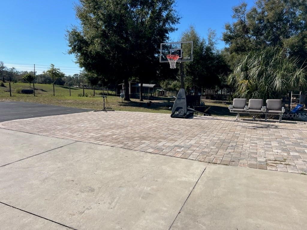 22531 5TH ST, HOWEY IN THE HILLS, FL, 34737
