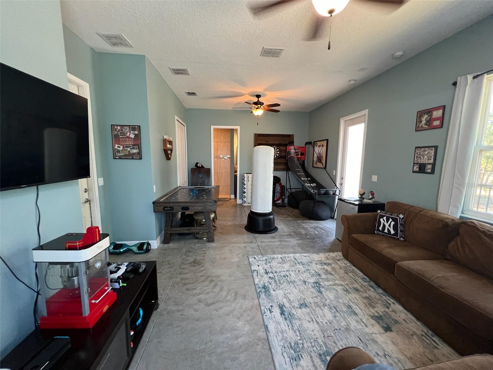 22531 5TH ST, HOWEY IN THE HILLS, FL, 34737
