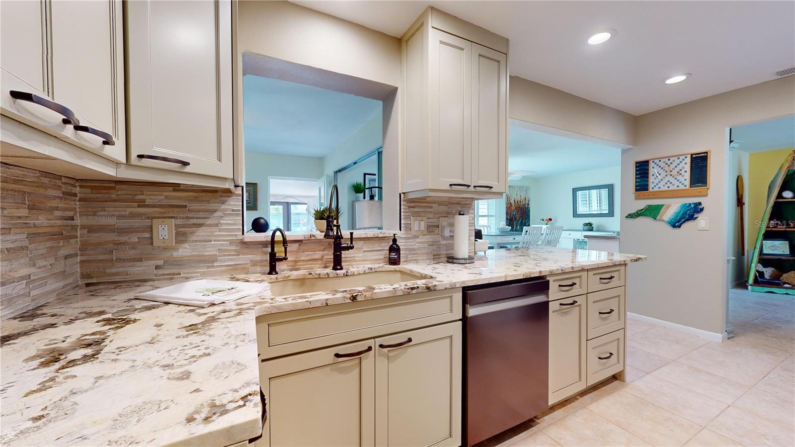 6888 121ST ST N, SEMINOLE, FL, 33772