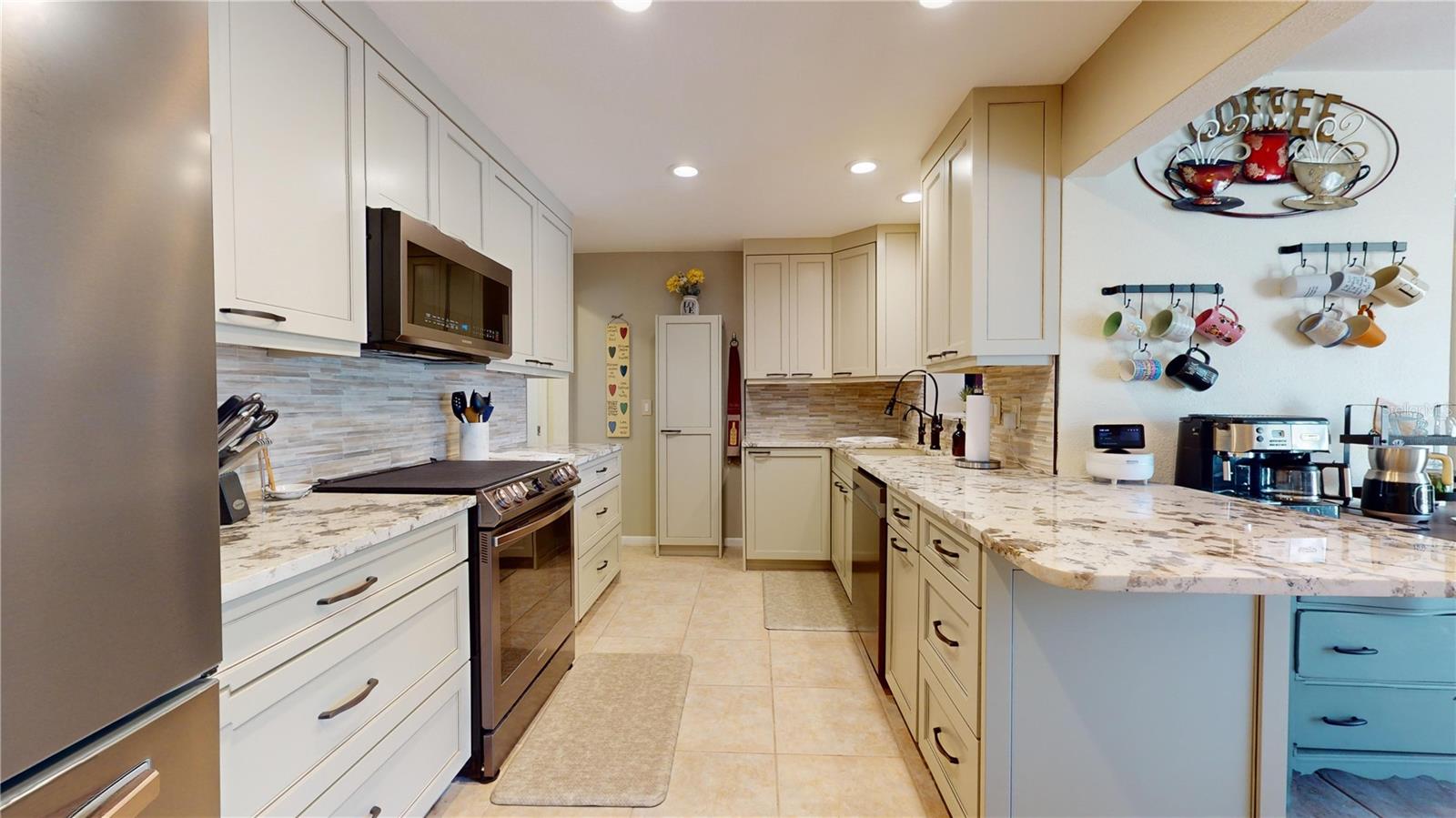 6888 121ST ST N, SEMINOLE, FL, 33772