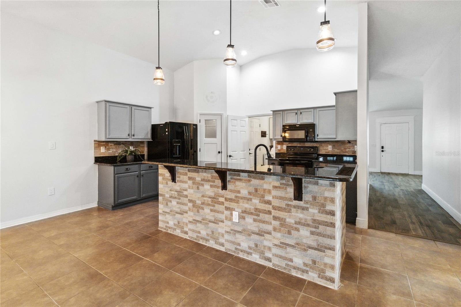 402 RIO GRANDE CT, POINCIANA, FL, 34759