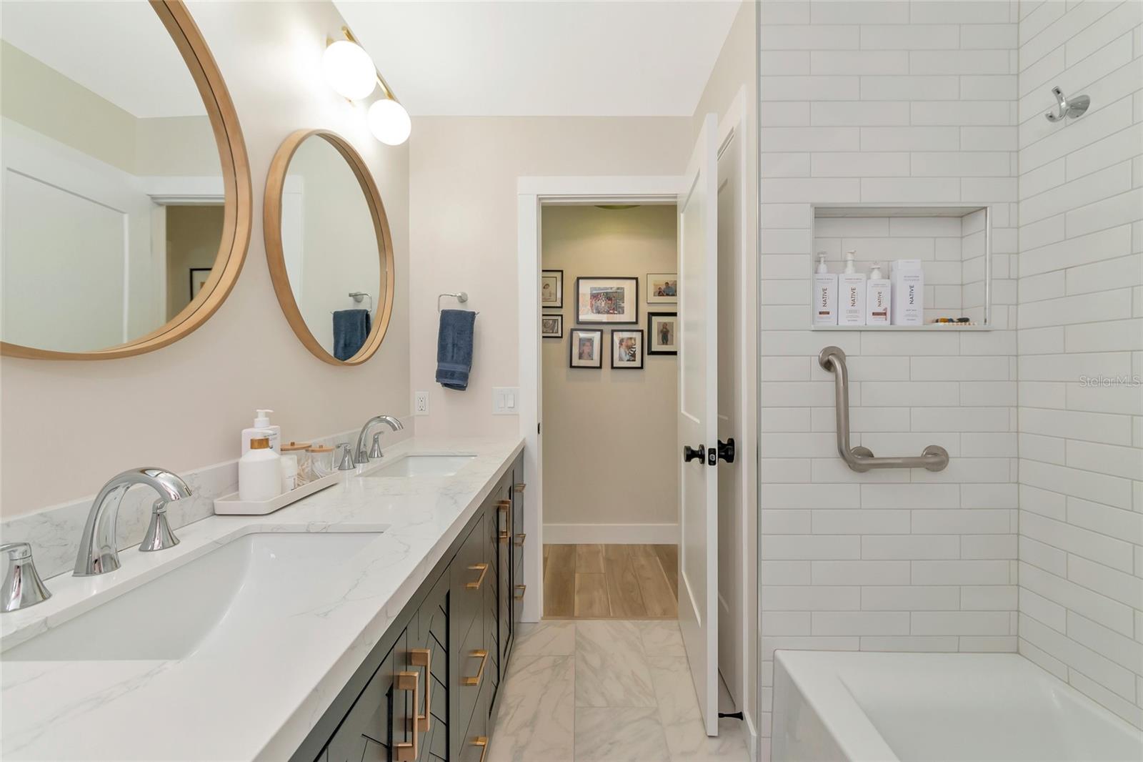 833 HARBOR DR S, VENICE, FL, 34285