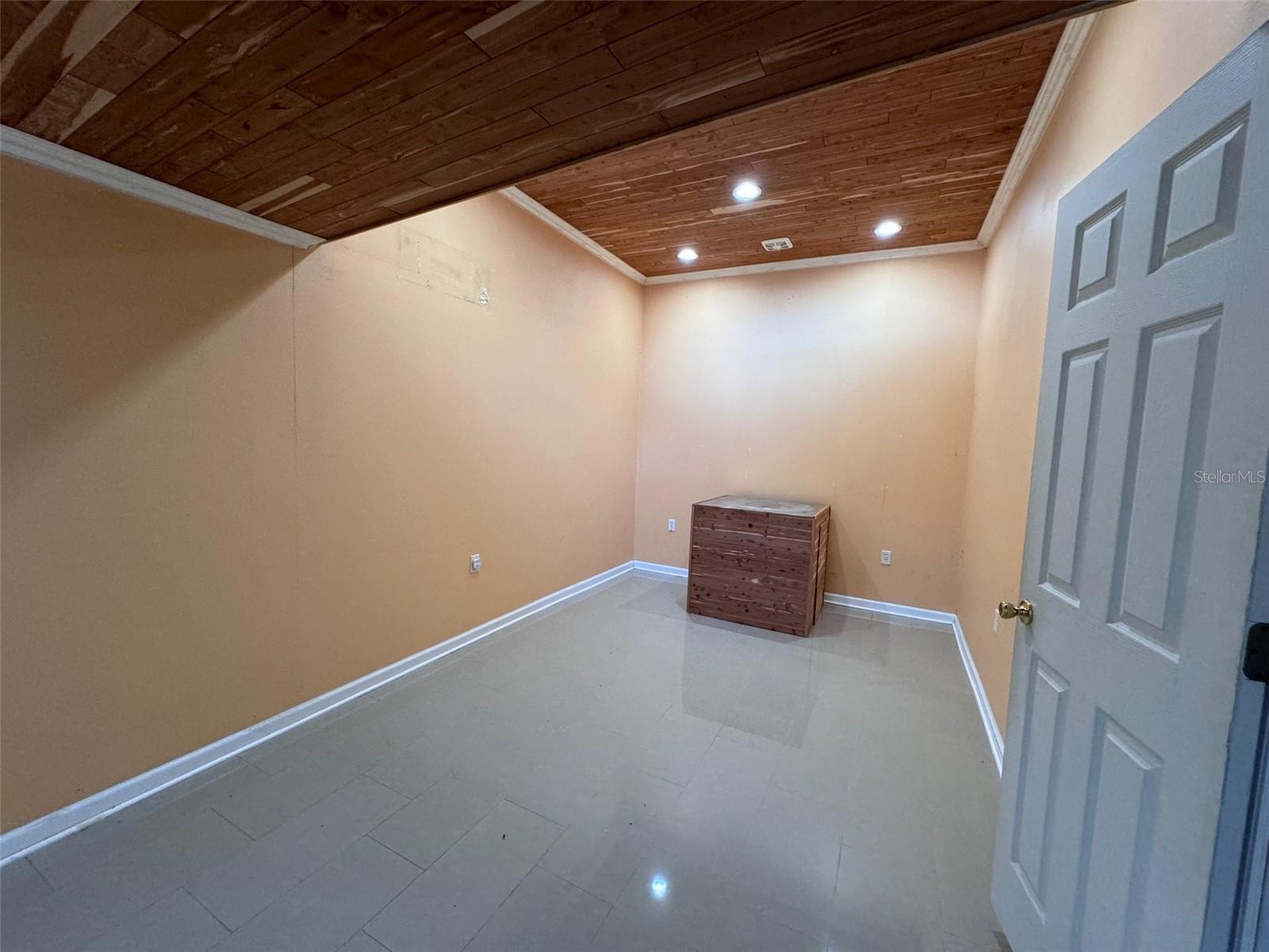 6513 48TH AVE N, KENNETH CITY, FL, 33709