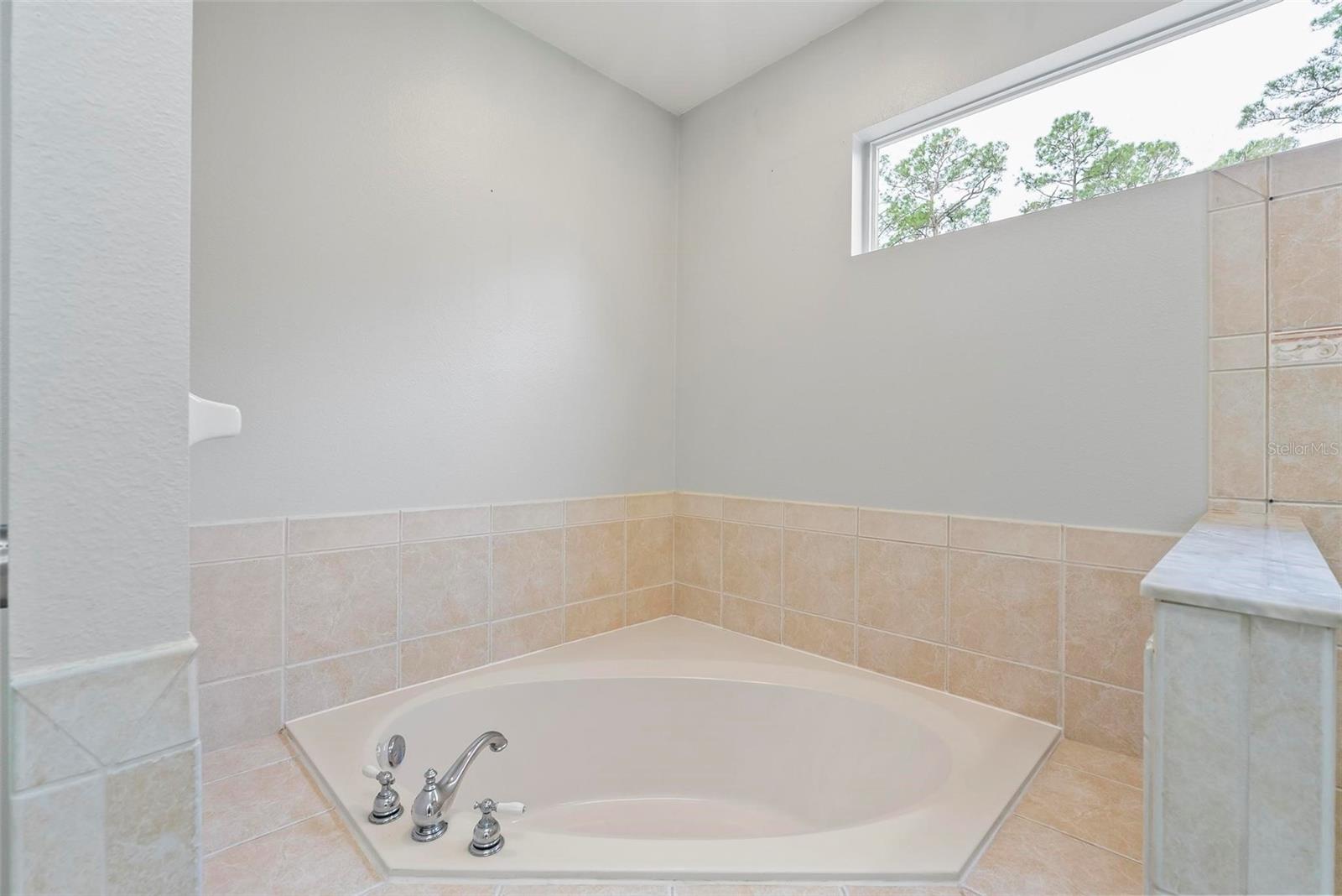 63 VILLAGE DR, ORMOND BEACH, FL, 32174