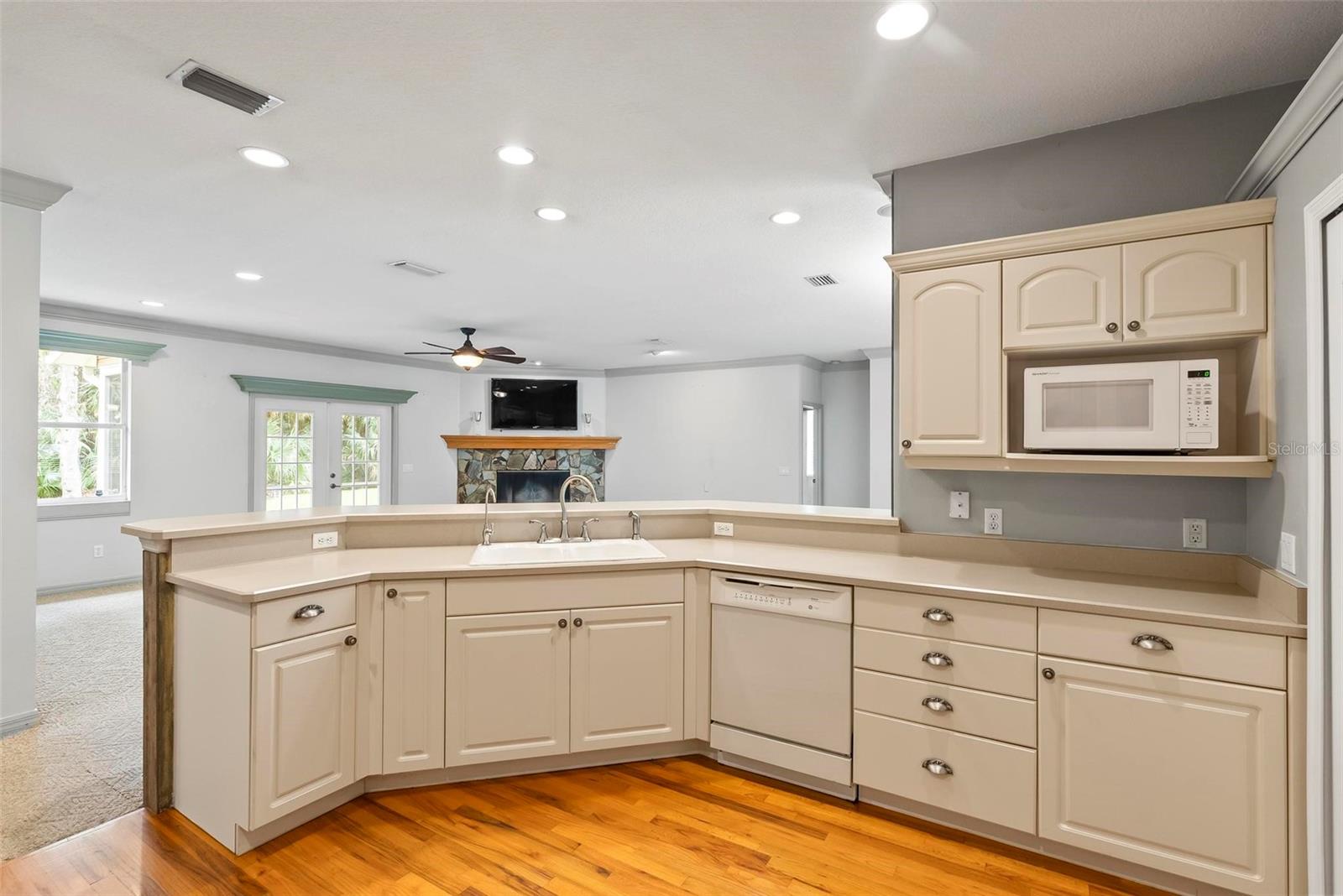 63 VILLAGE DR, ORMOND BEACH, FL, 32174