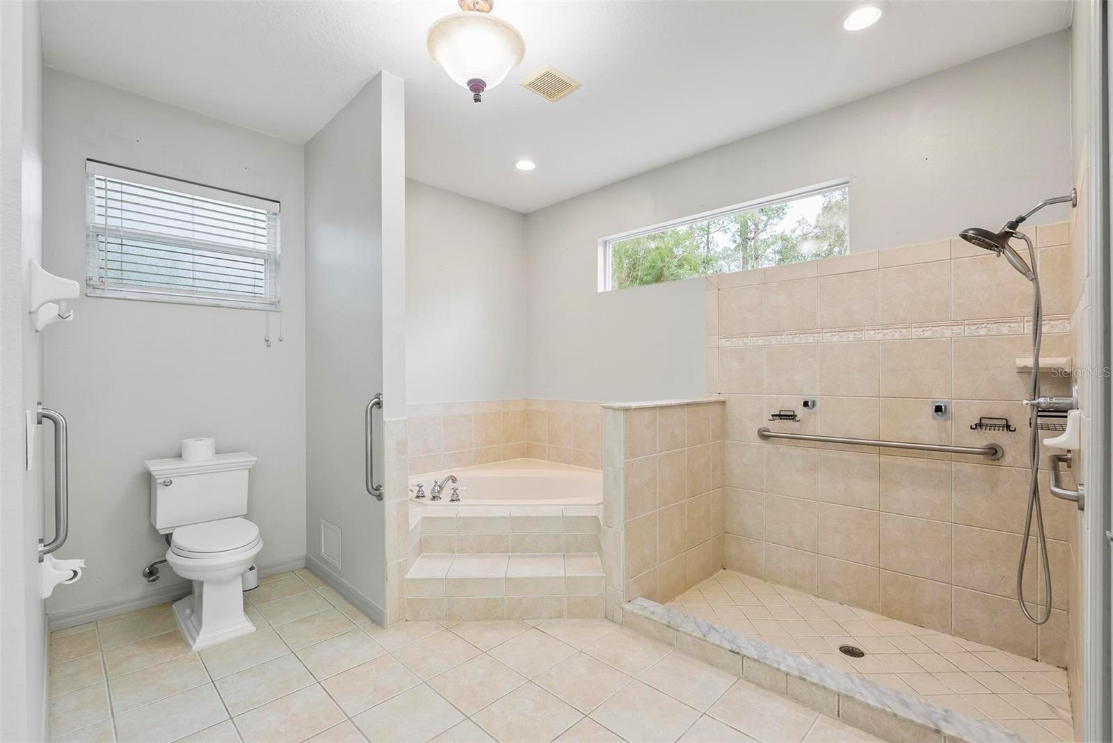 63 VILLAGE DR, ORMOND BEACH, FL, 32174