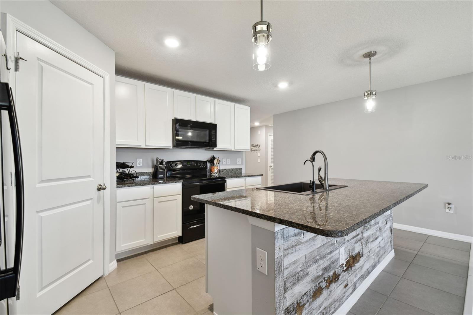 7963 SAIL CLOVER LN, ZEPHYRHILLS, FL, 33540