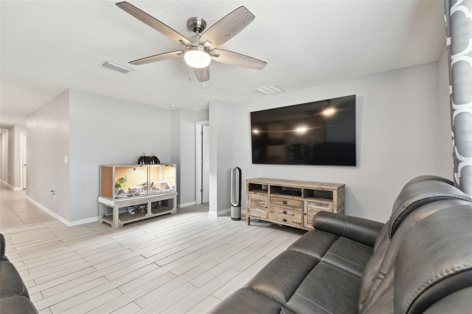 7963 SAIL CLOVER LN, ZEPHYRHILLS, FL, 33540