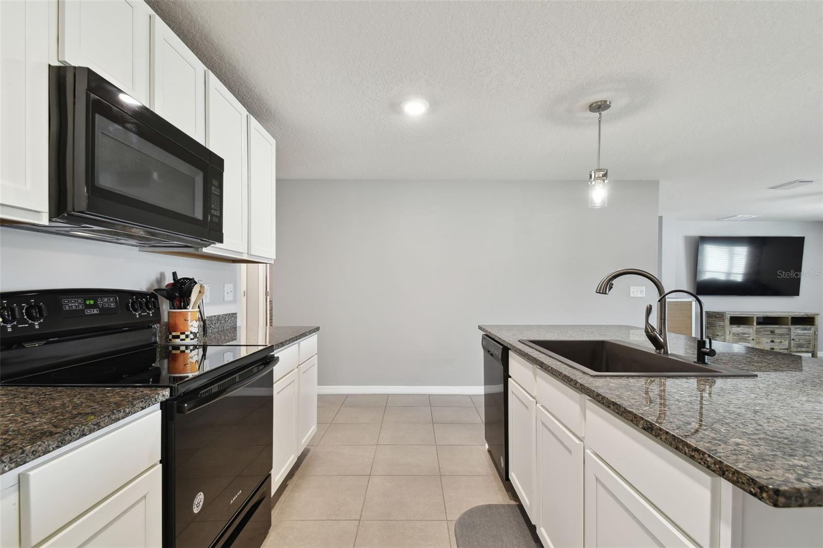 7963 SAIL CLOVER LN, ZEPHYRHILLS, FL, 33540