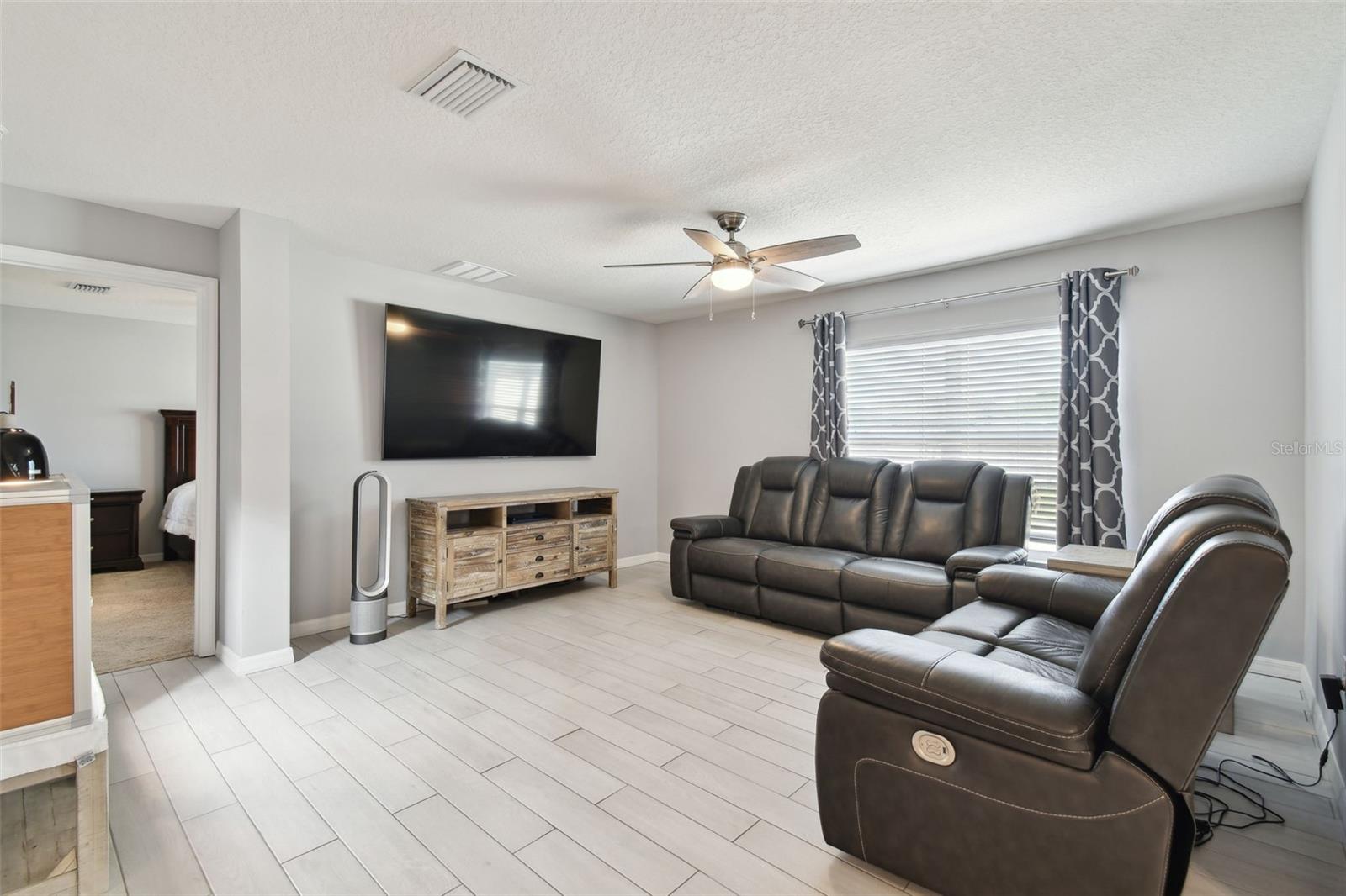 7963 SAIL CLOVER LN, ZEPHYRHILLS, FL, 33540