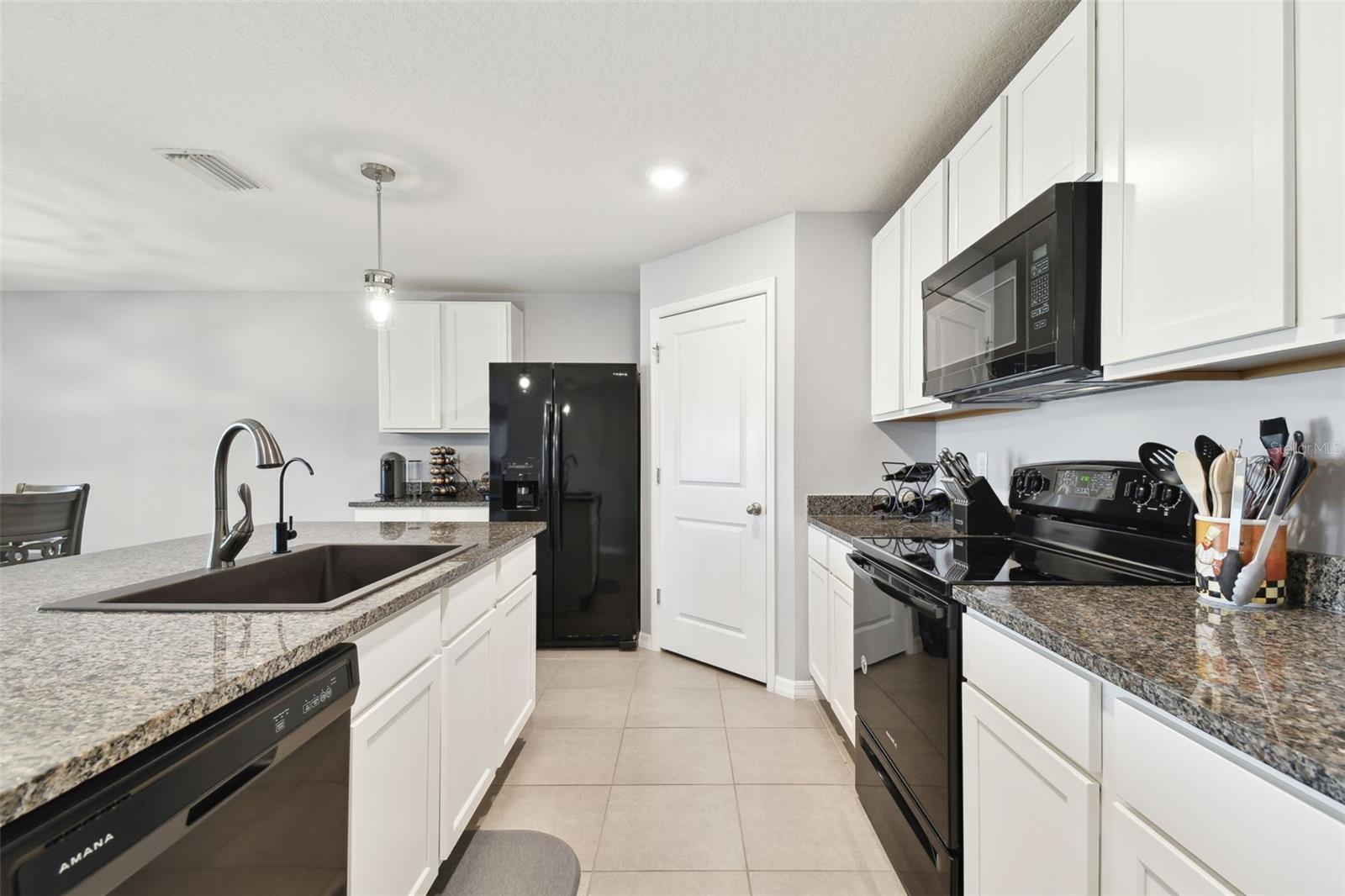 7963 SAIL CLOVER LN, ZEPHYRHILLS, FL, 33540
