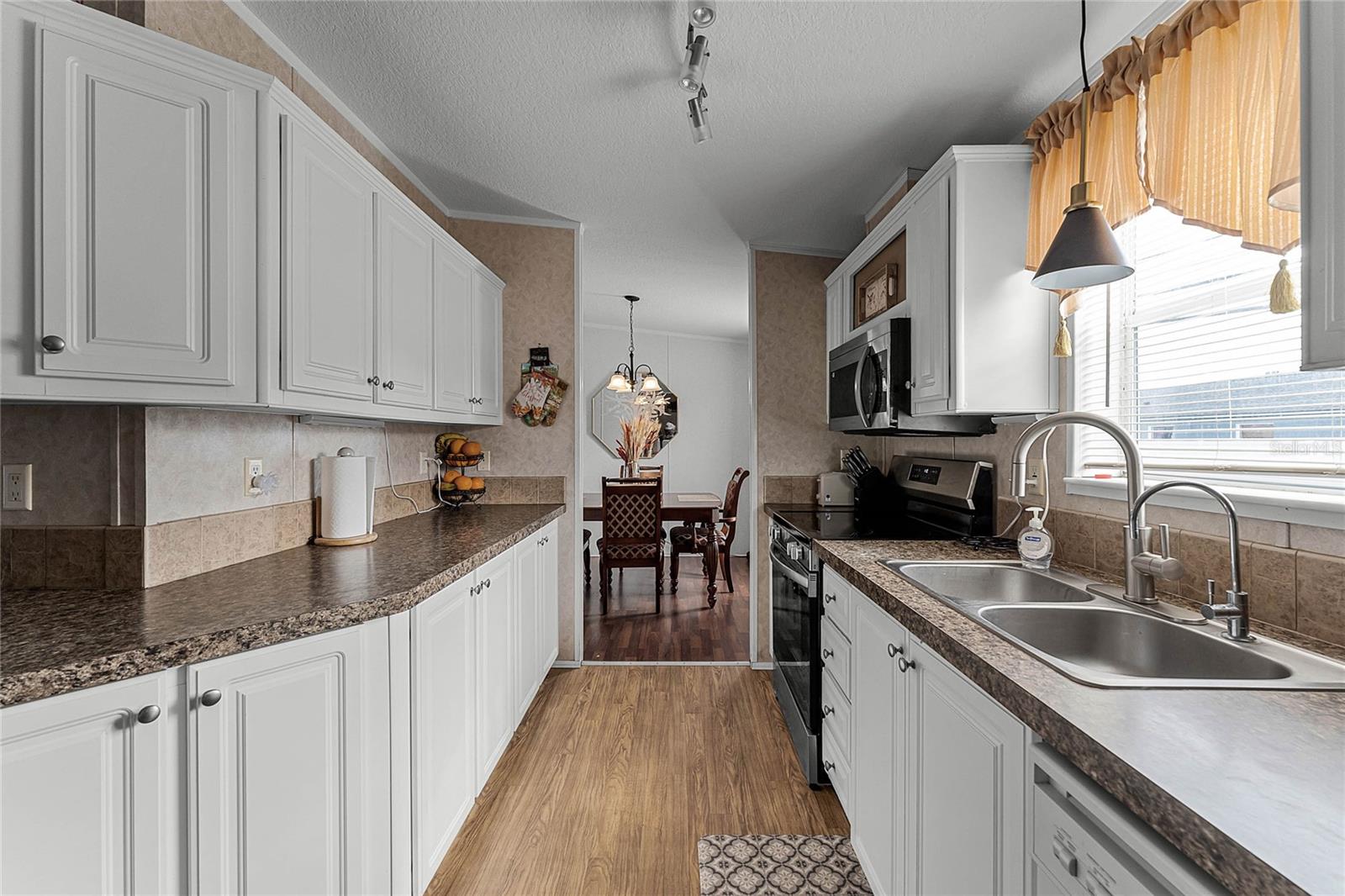 7536 CHARLIN PKWY, ORLANDO, FL, 32822