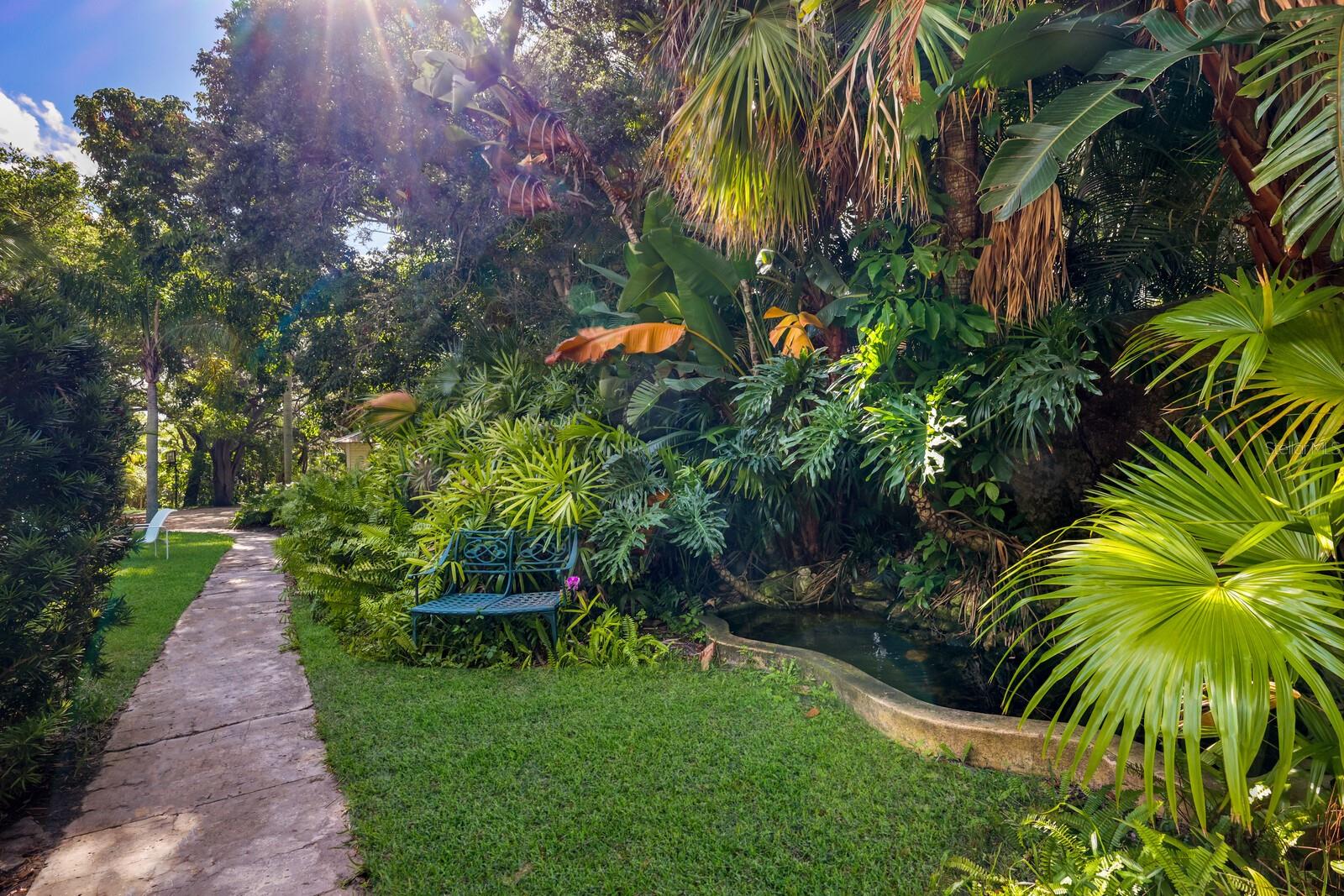 3301 BAY SHORE RD, SARASOTA, FL, 34234