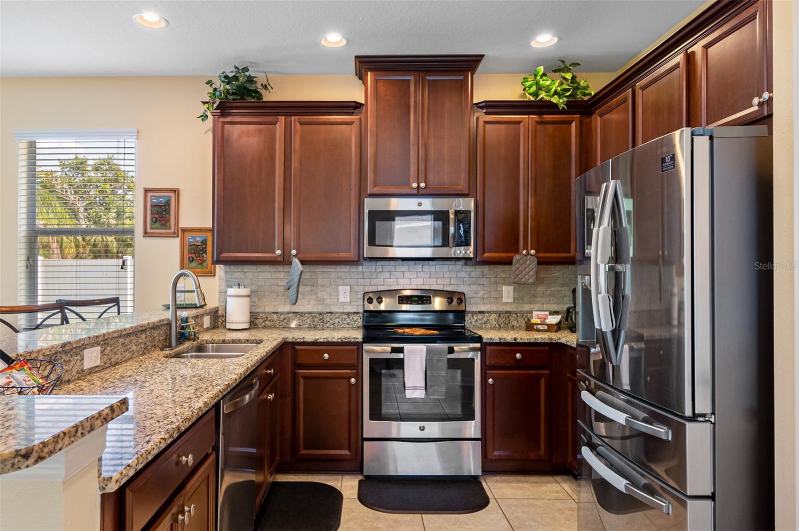 8315 ROUND LEAF LN, RIVERVIEW, FL, 33578