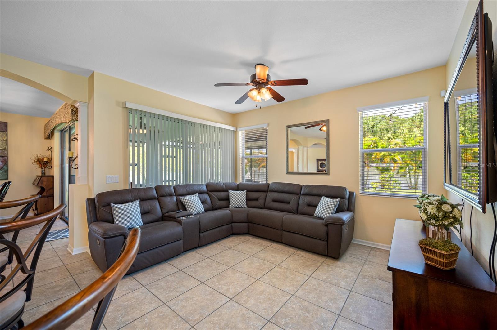 8315 ROUND LEAF LN, RIVERVIEW, FL, 33578
