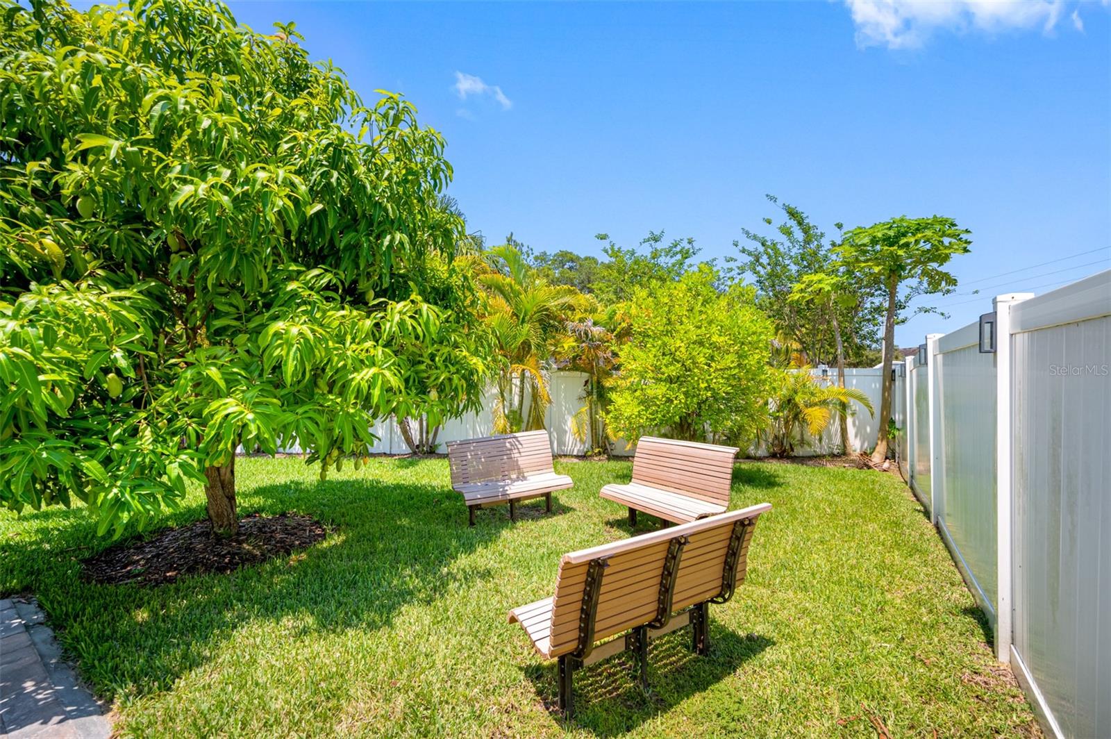 8315 ROUND LEAF LN, RIVERVIEW, FL, 33578