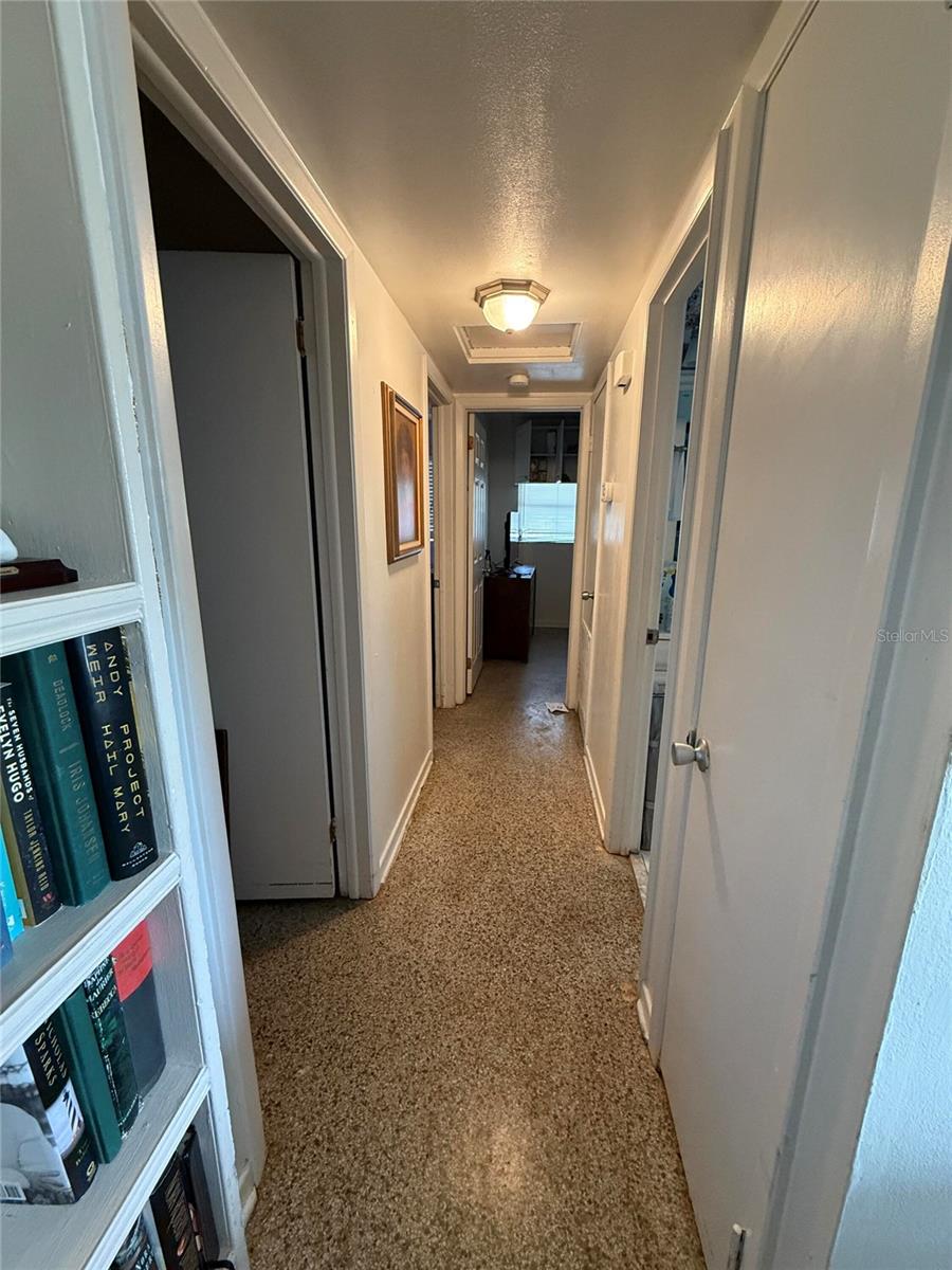 6002 TOWN N COUNTRY BLVD, TAMPA, FL, 33615