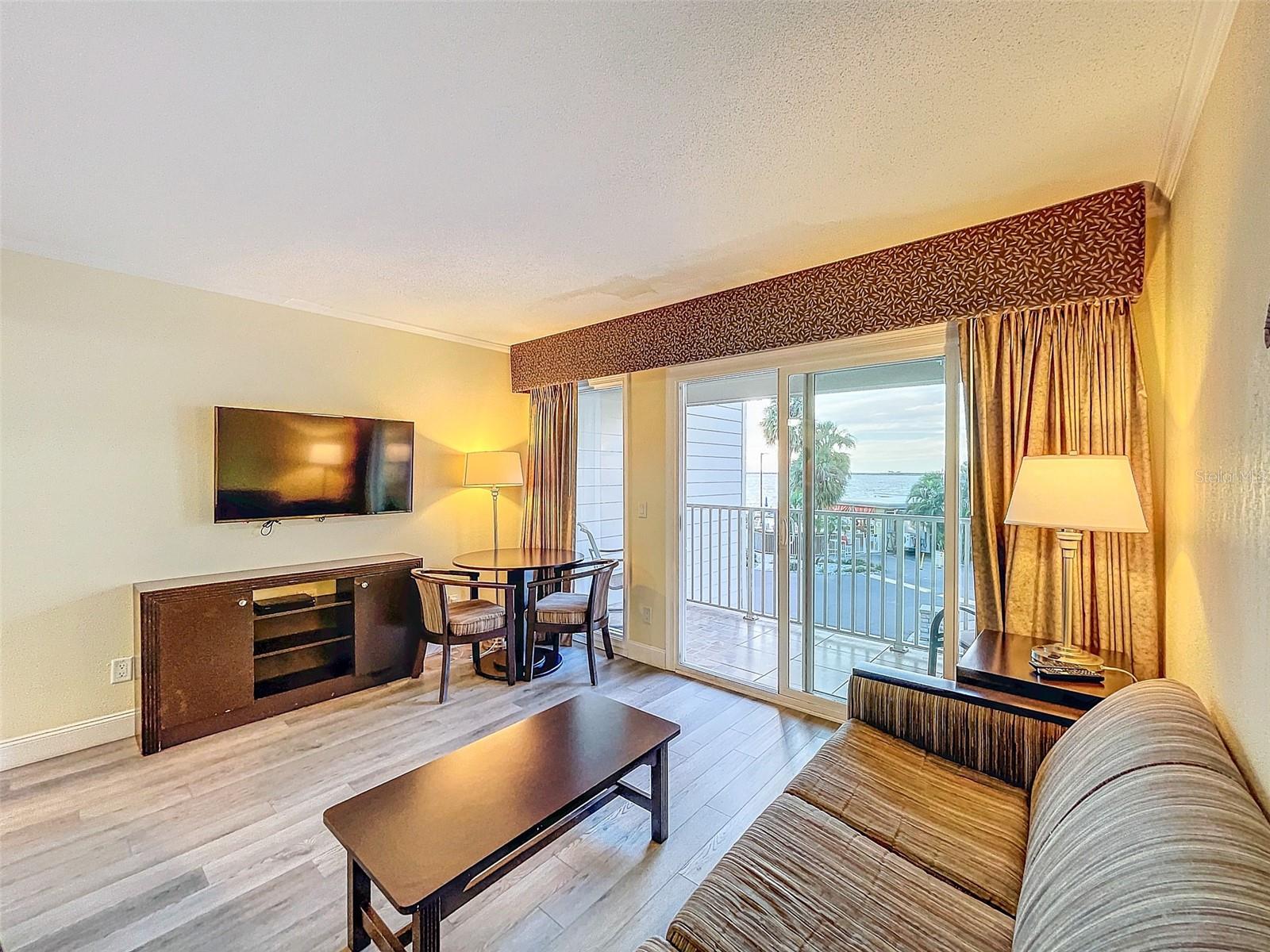 2506 N ROCKY POINT DR #208, TAMPA, FL, 33607