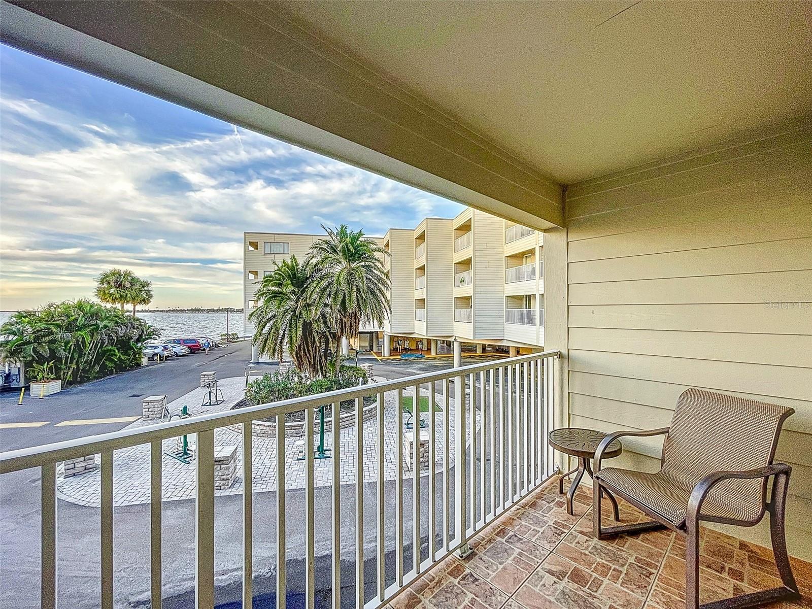 2506 N ROCKY POINT DR #208, TAMPA, FL, 33607