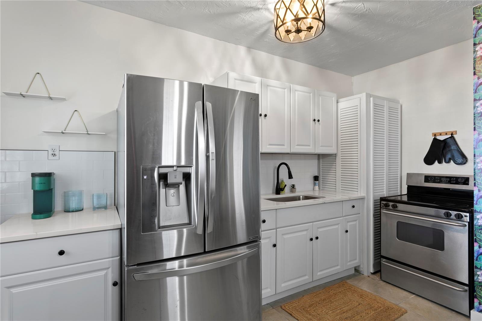 1303 S BERMUDA BLVD #A, TAMPA, FL, 33605