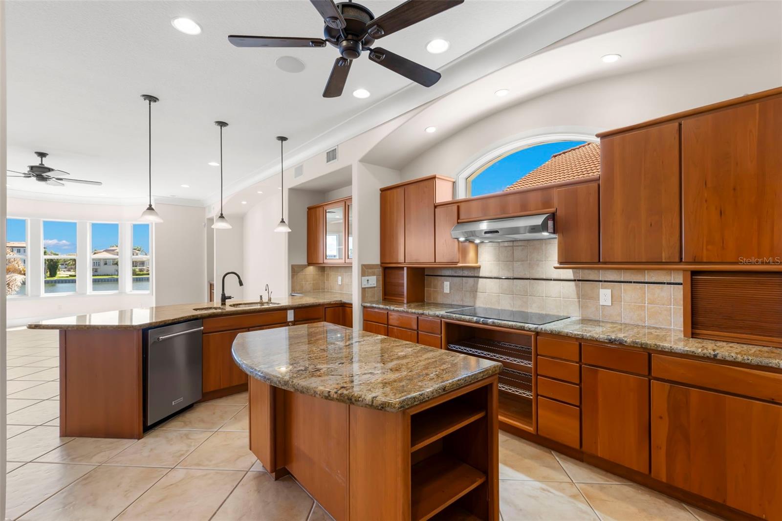 6015 KIPPS COLONY DR E, GULFPORT, FL, 33707