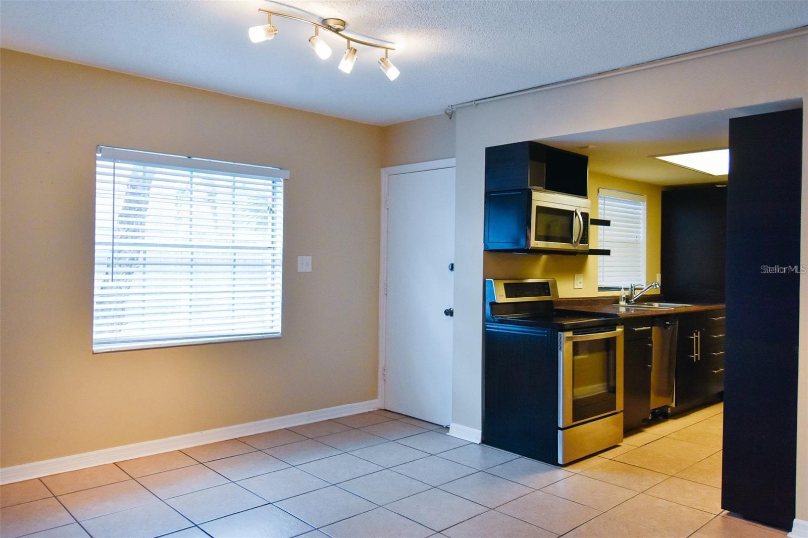 1000 S SEMORAN BLVD #811, WINTER PARK, FL, 32792