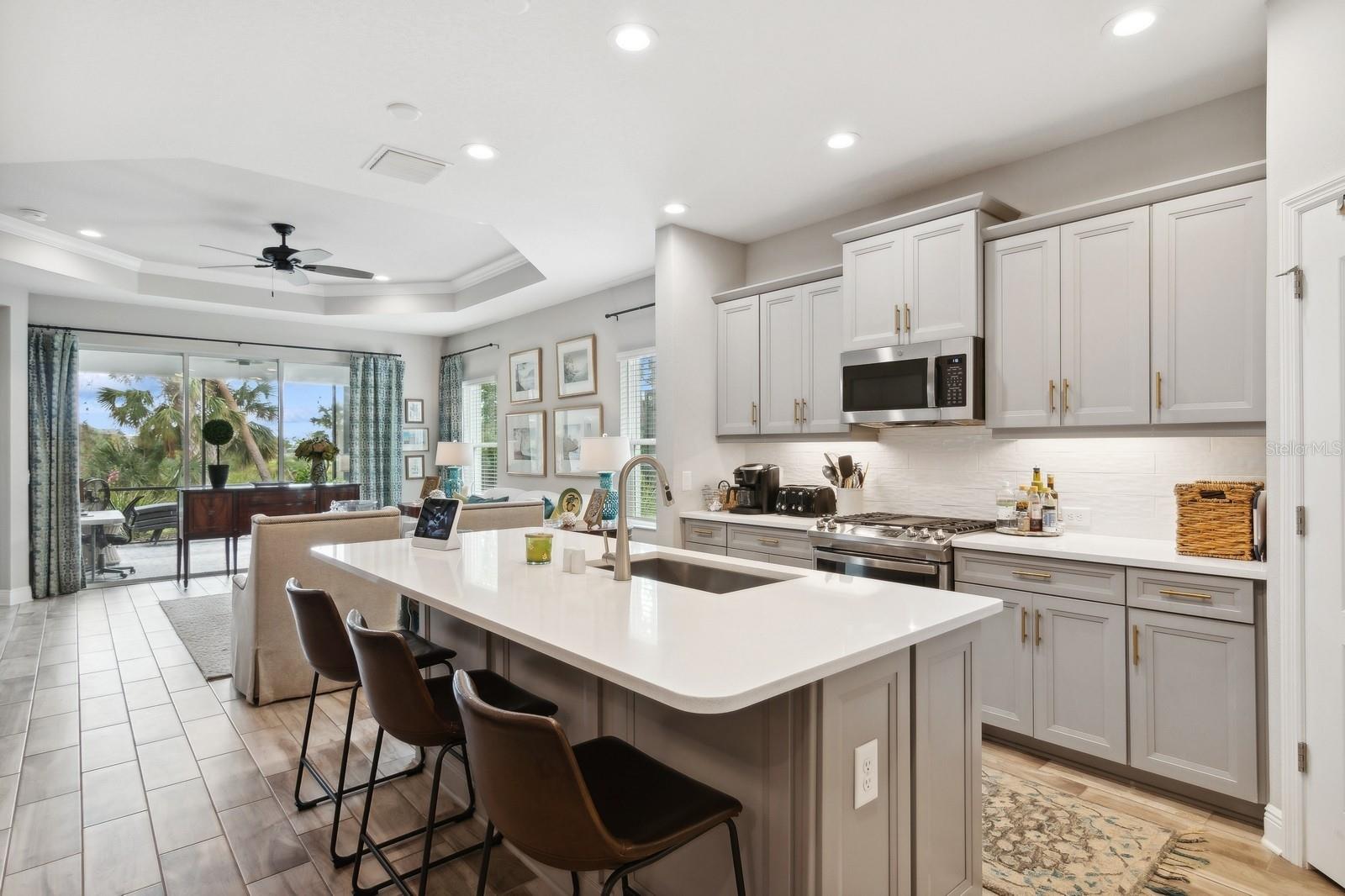10025 LAKE WALES CIR, SARASOTA, FL, 34241
