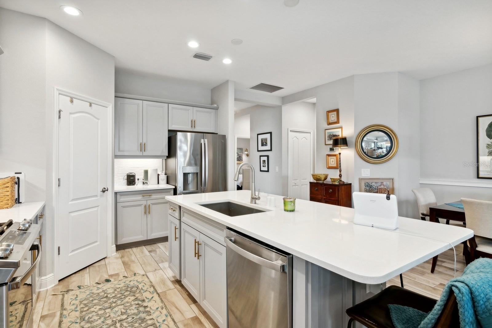 10025 LAKE WALES CIR, SARASOTA, FL, 34241