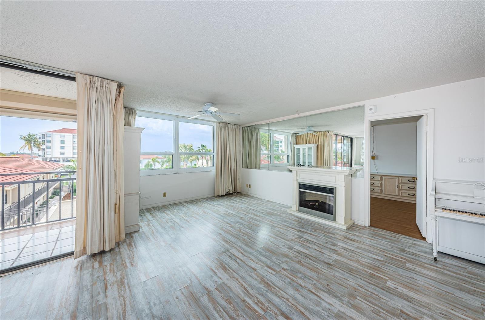 6180 SUN BLVD #302, ST PETERSBURG, FL, 33715