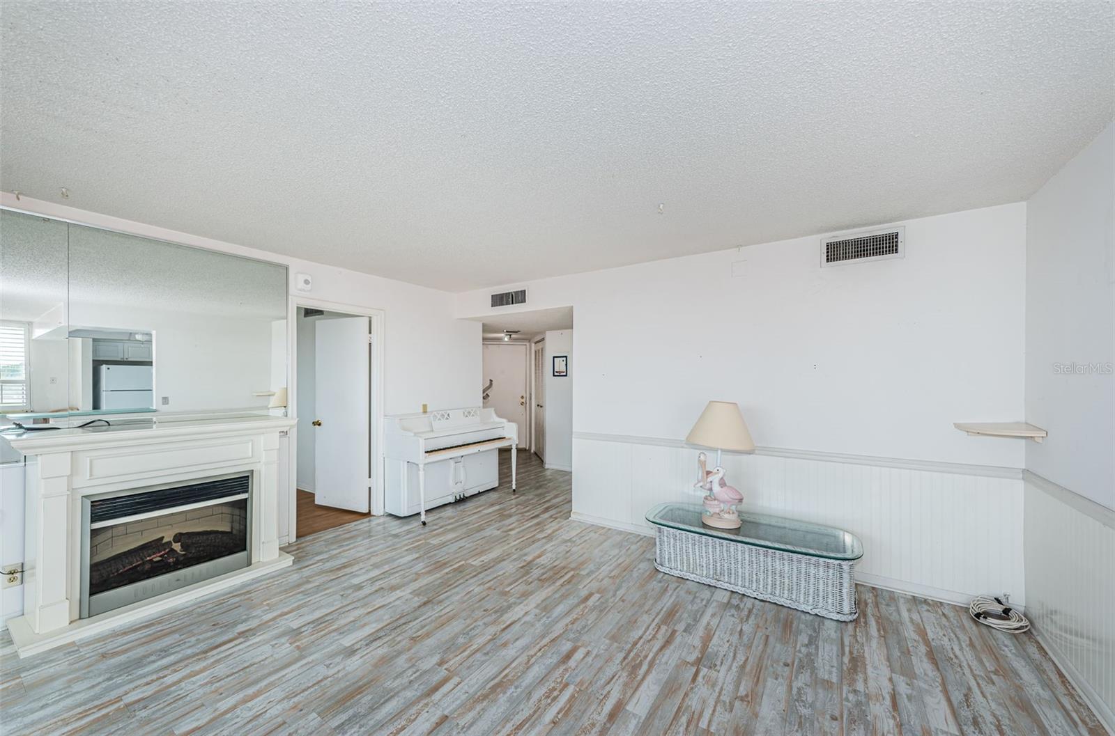 6180 SUN BLVD #302, ST PETERSBURG, FL, 33715