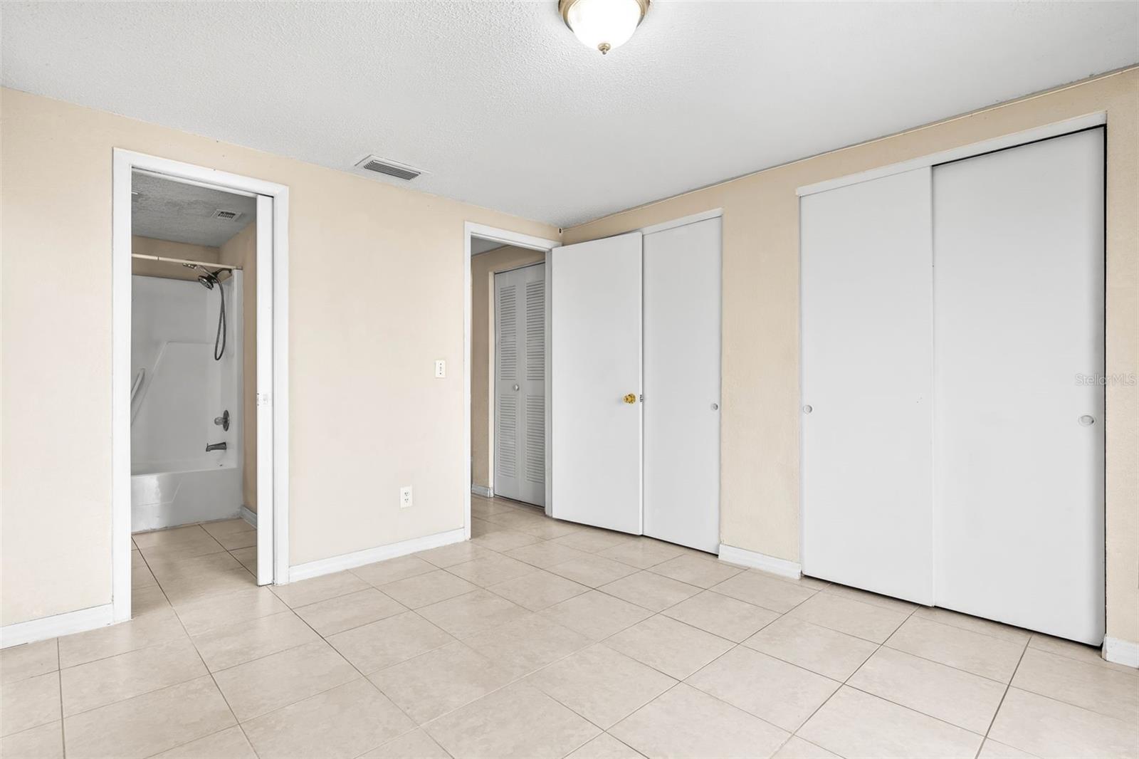 9104 SANDCROFT CT, TAMPA, FL, 33615