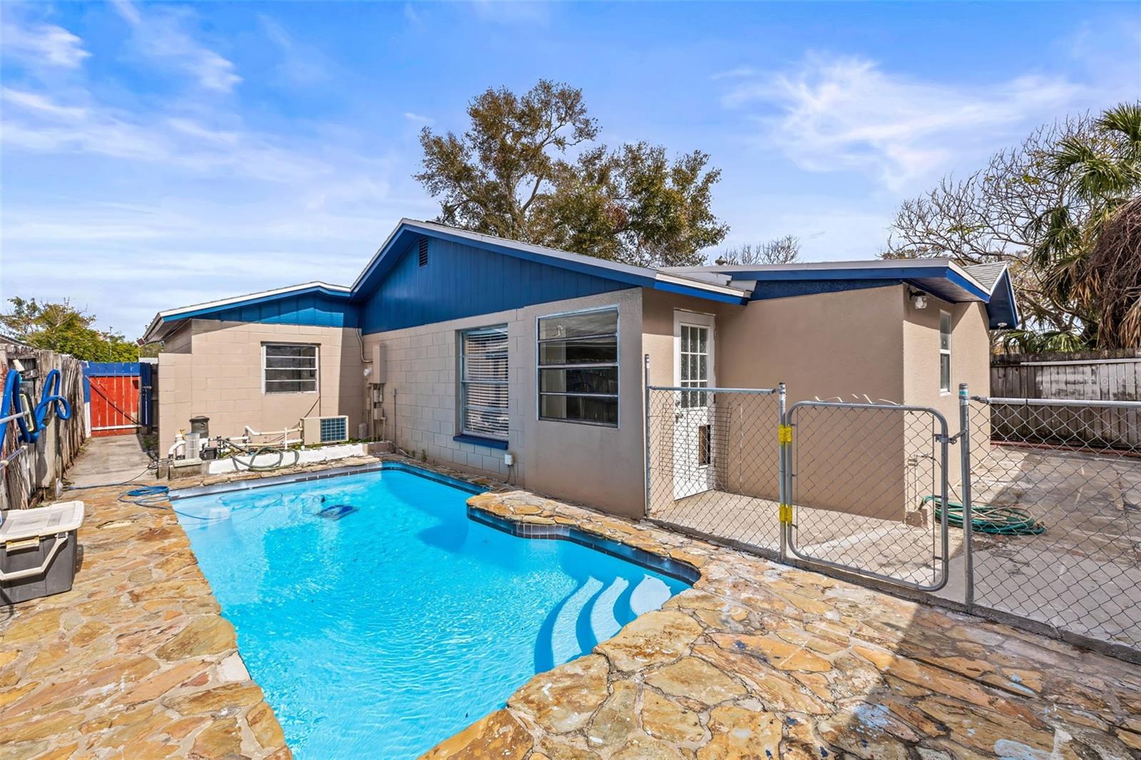 9104 SANDCROFT CT, TAMPA, FL, 33615