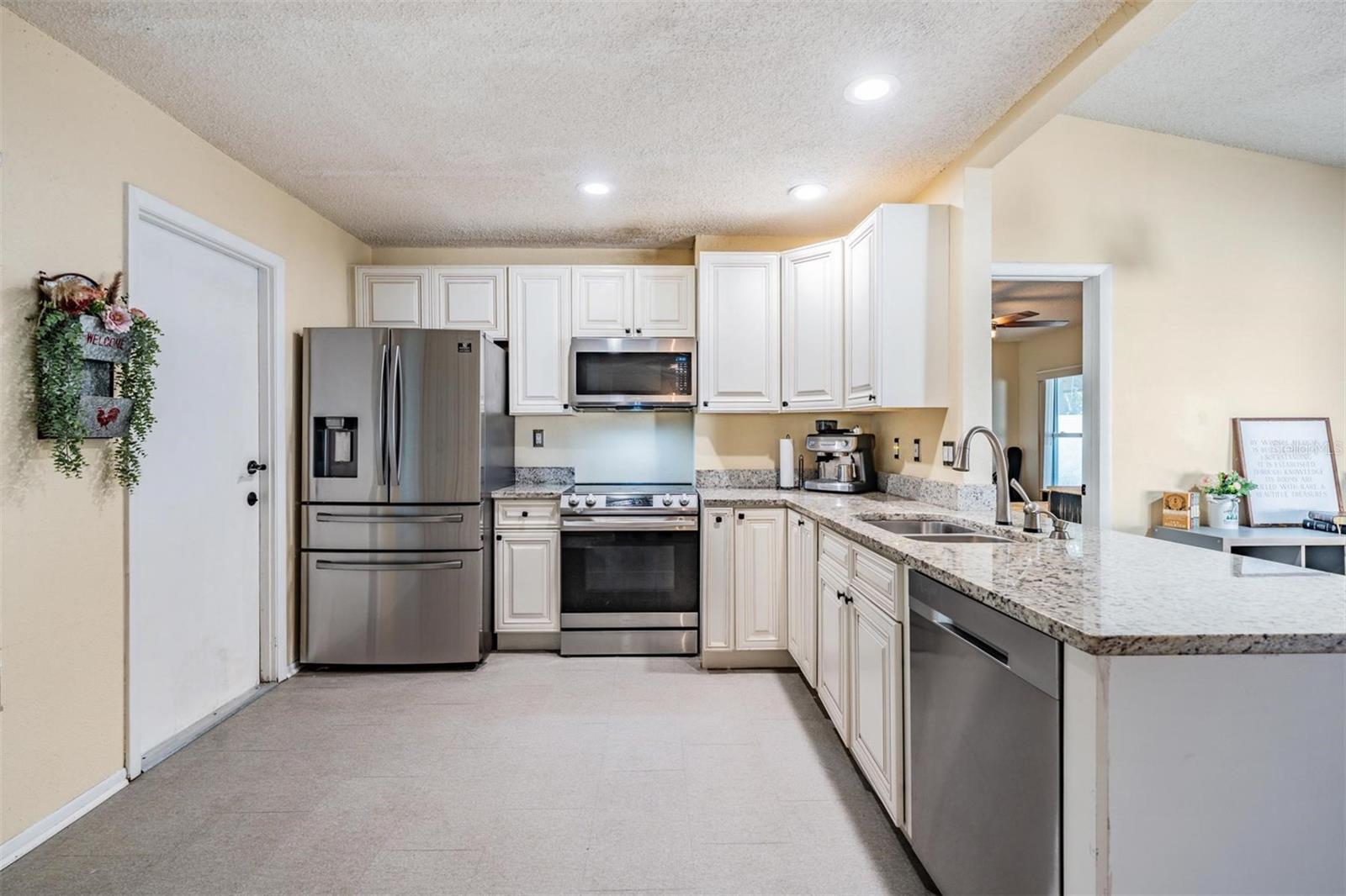 8512 RENALD BLVD, TEMPLE TERRACE, FL, 33637