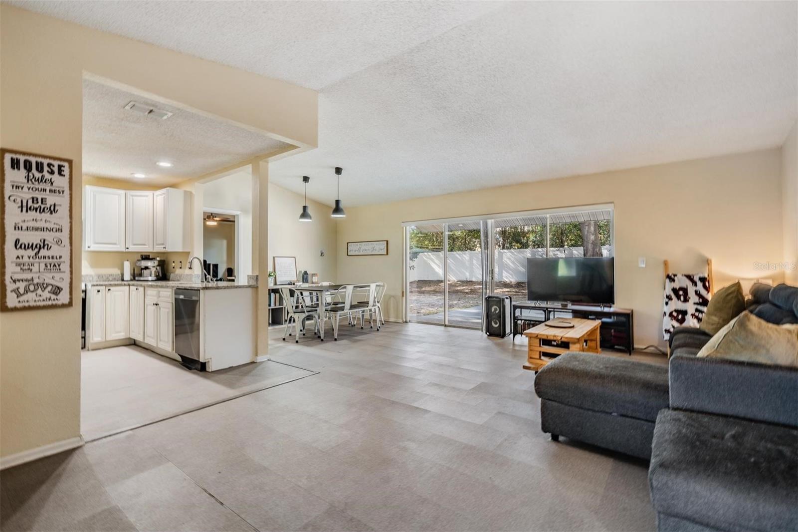 8512 RENALD BLVD, TEMPLE TERRACE, FL, 33637