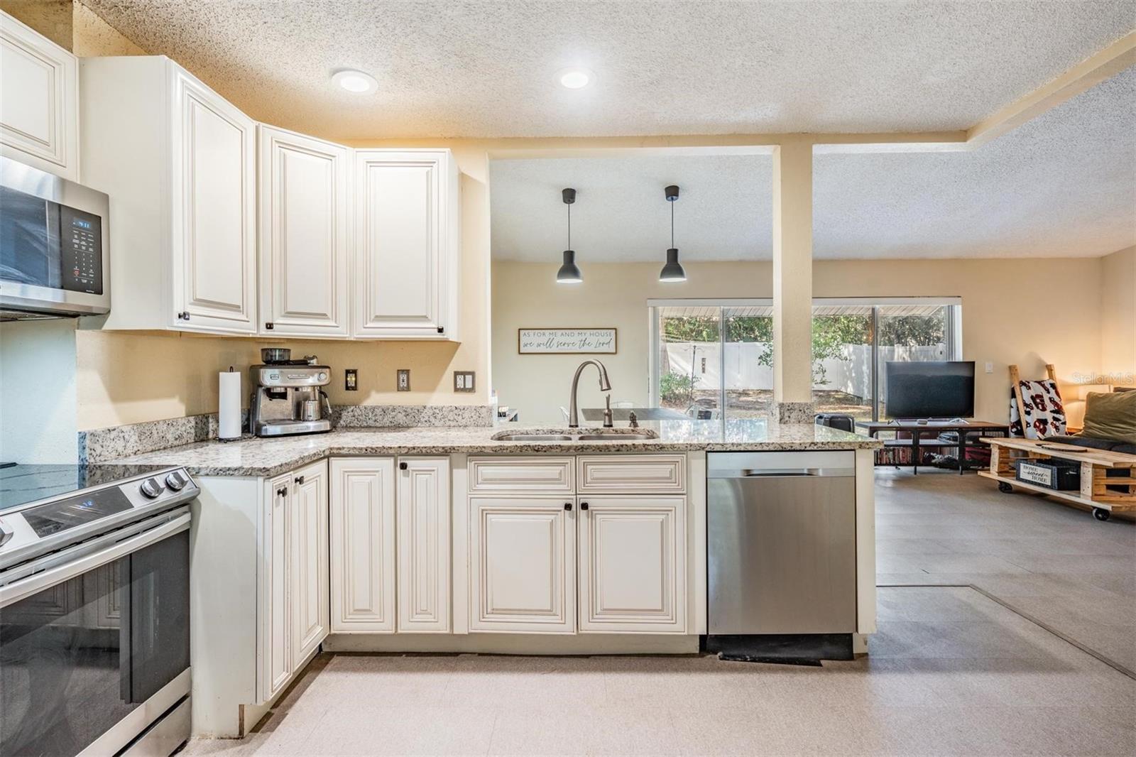 8512 RENALD BLVD, TEMPLE TERRACE, FL, 33637