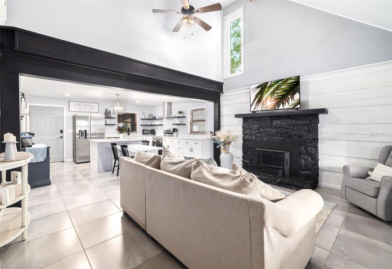 3217 STAGECOACH TRL, WIMAUMA, FL, 33598