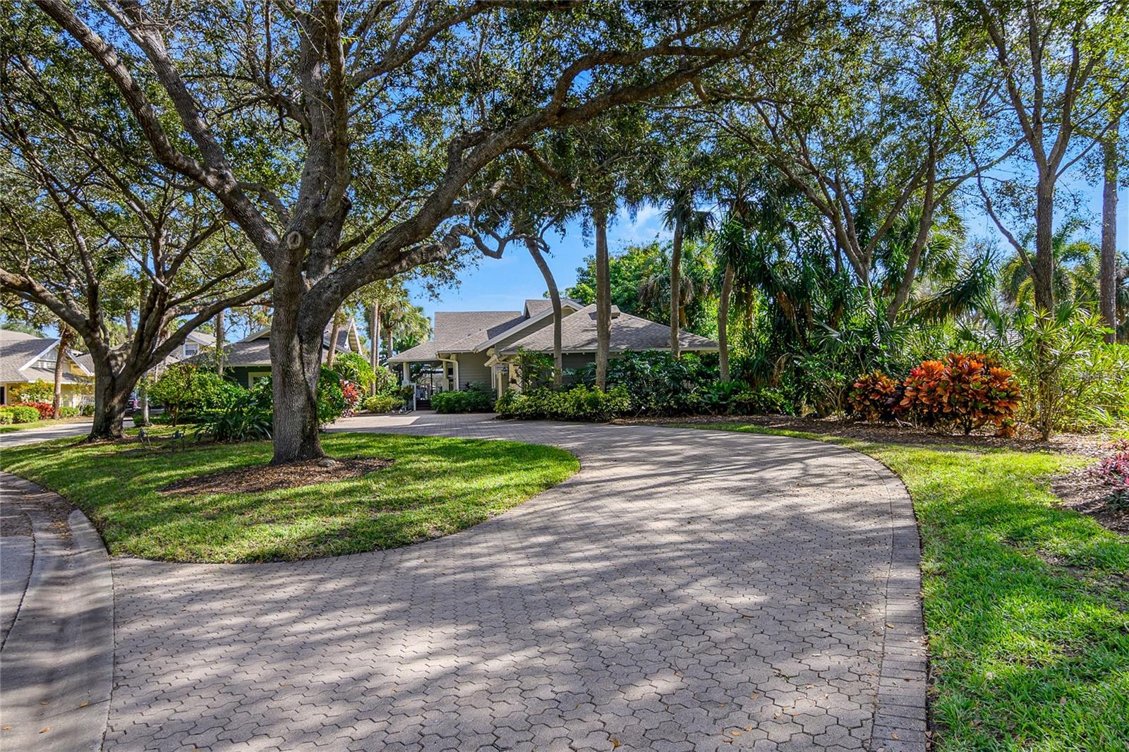 52 GOLF COTTAGE DR, NAPLES, FL, 34105