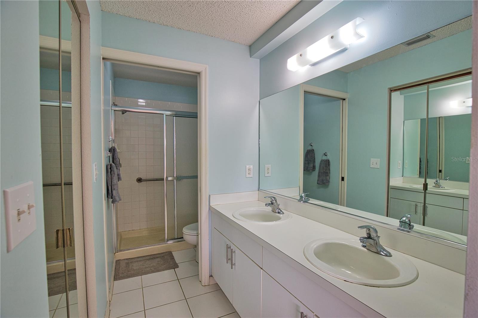 201 SILVER LAKE DR #204, VENICE, FL, 34292