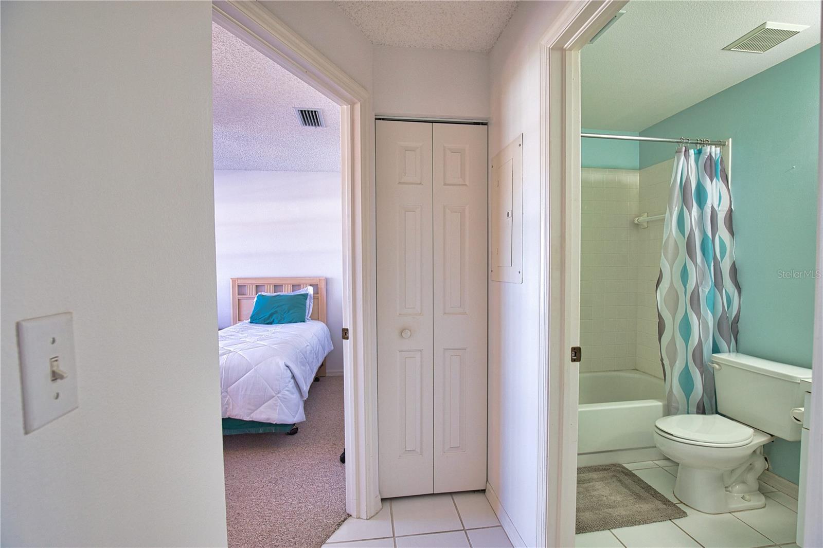 201 SILVER LAKE DR #204, VENICE, FL, 34292