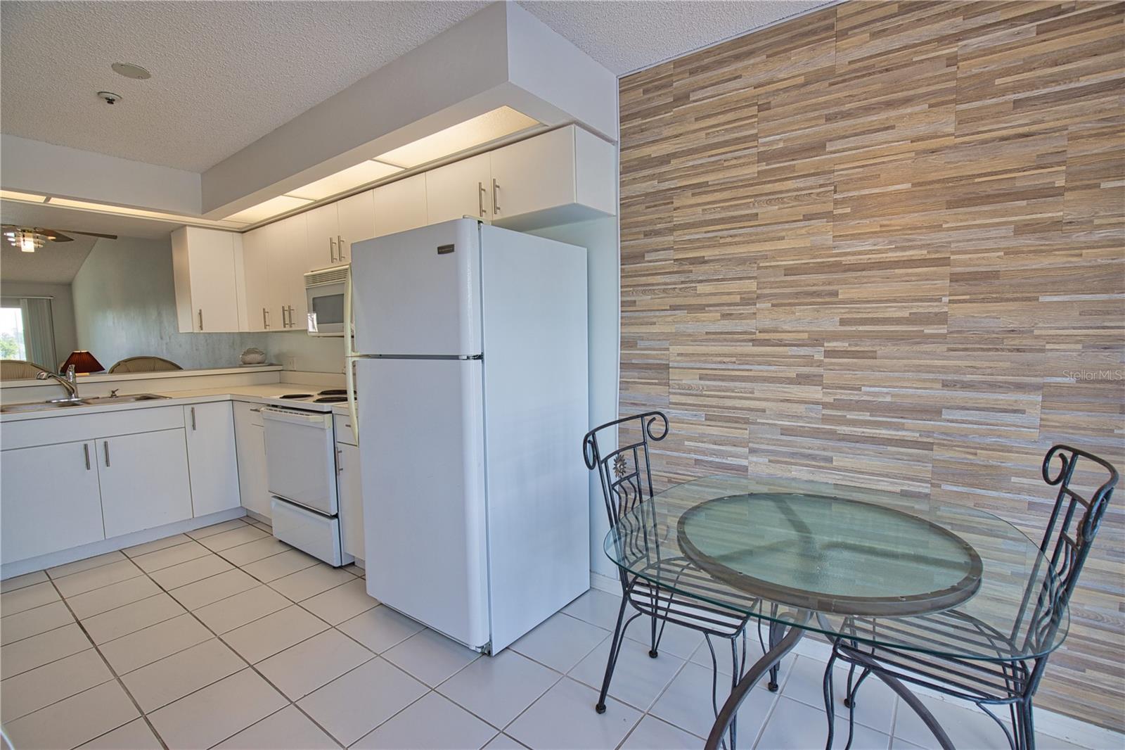 201 SILVER LAKE DR #204, VENICE, FL, 34292