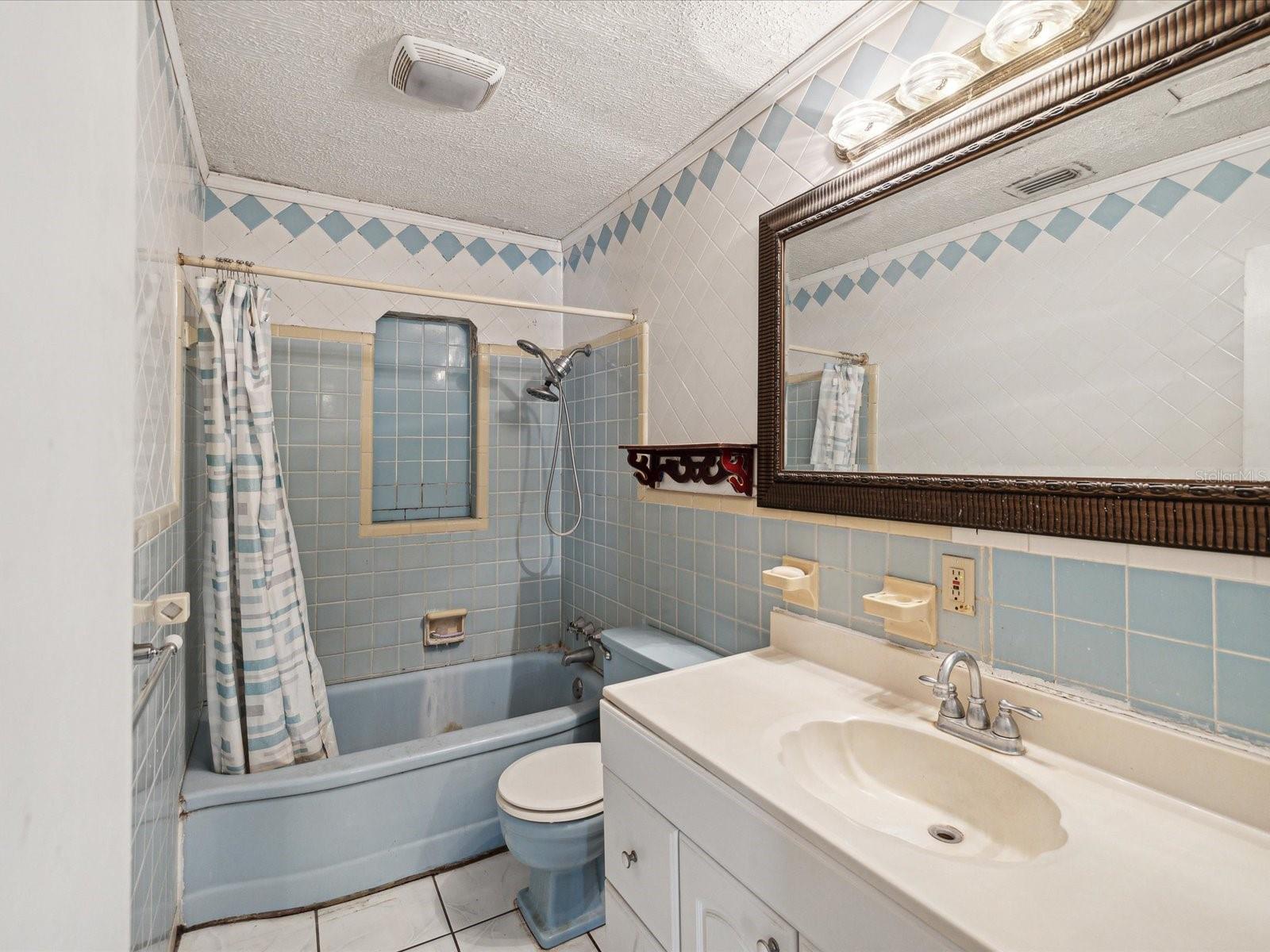 2201 30TH AVE N, ST PETERSBURG, FL, 33713