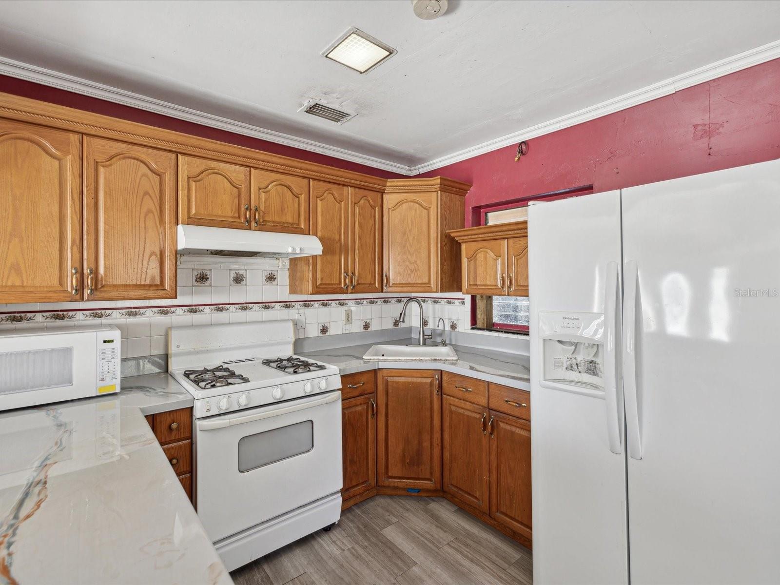 2201 30TH AVE N, ST PETERSBURG, FL, 33713