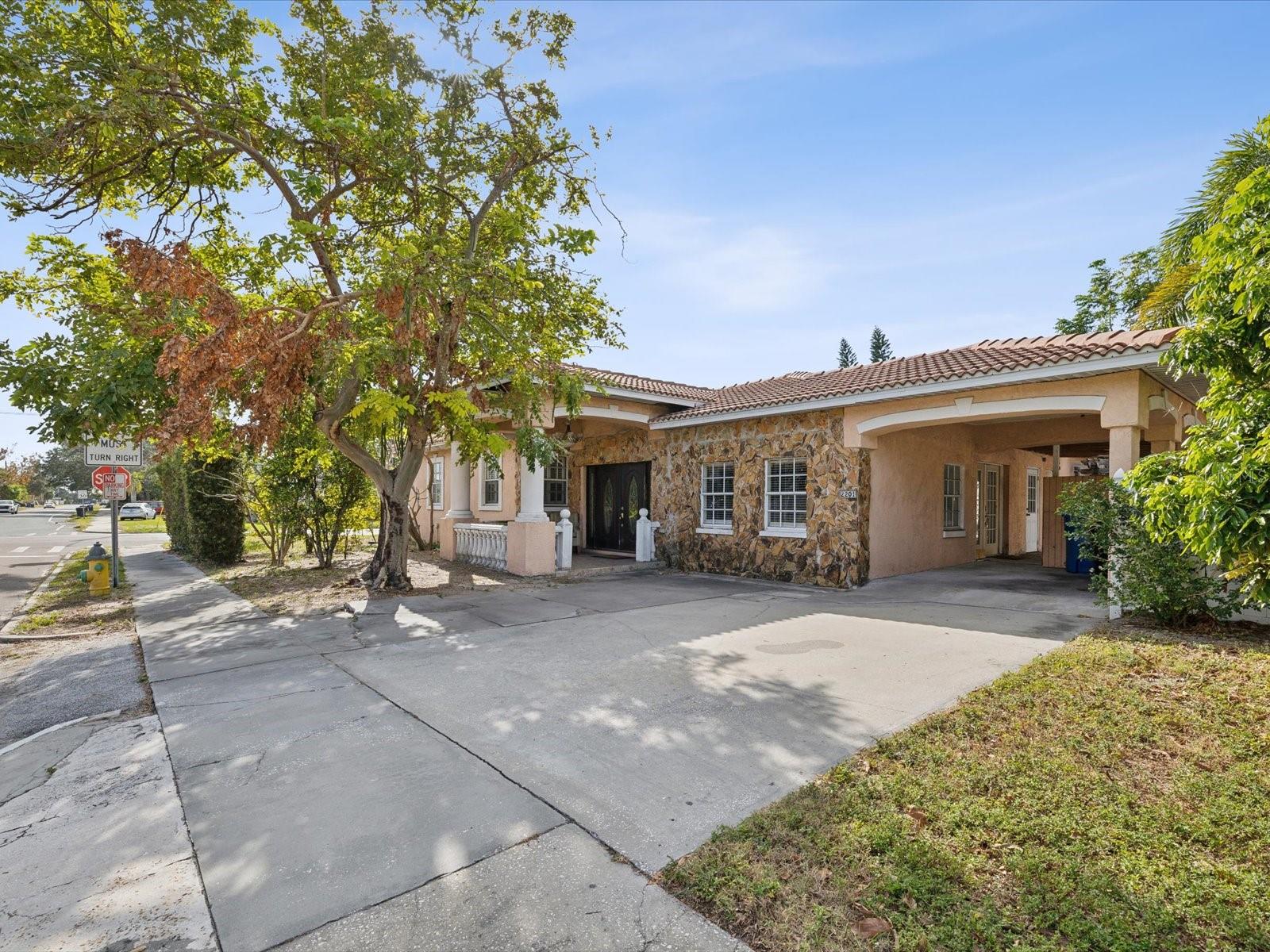 2201 30TH AVE N, ST PETERSBURG, FL, 33713