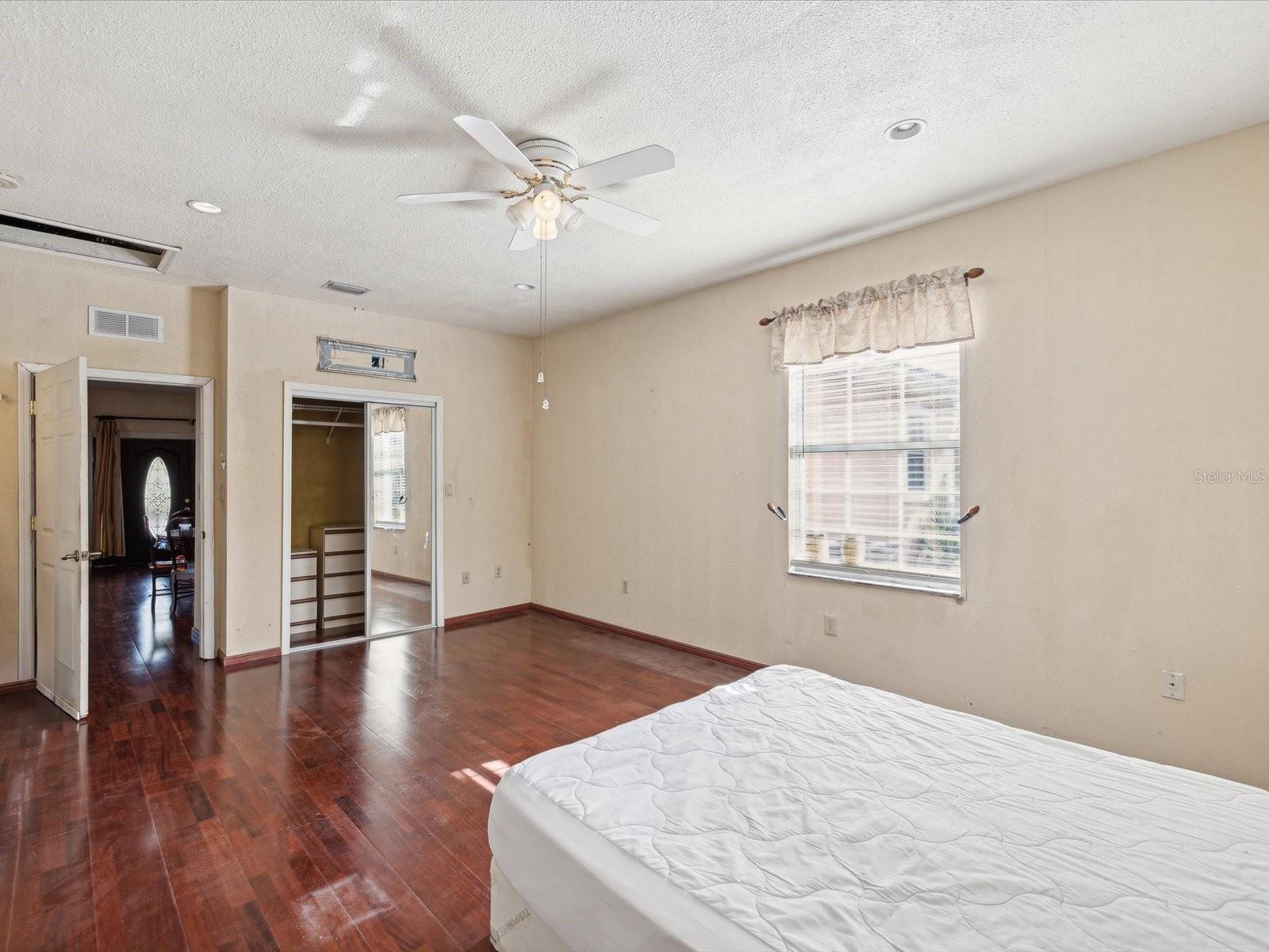 2201 30TH AVE N, ST PETERSBURG, FL, 33713