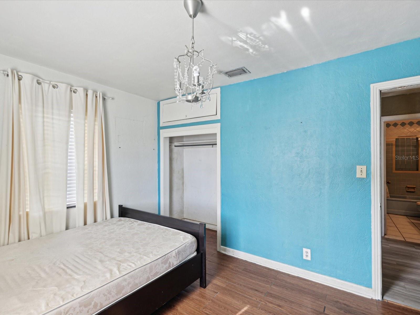 2201 30TH AVE N, ST PETERSBURG, FL, 33713