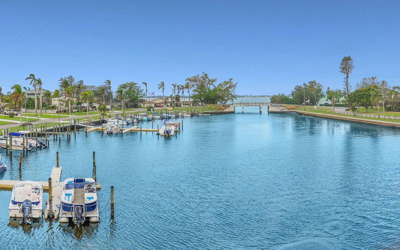 1201 ALCAZAR DR, BRADENTON, FL, 34209