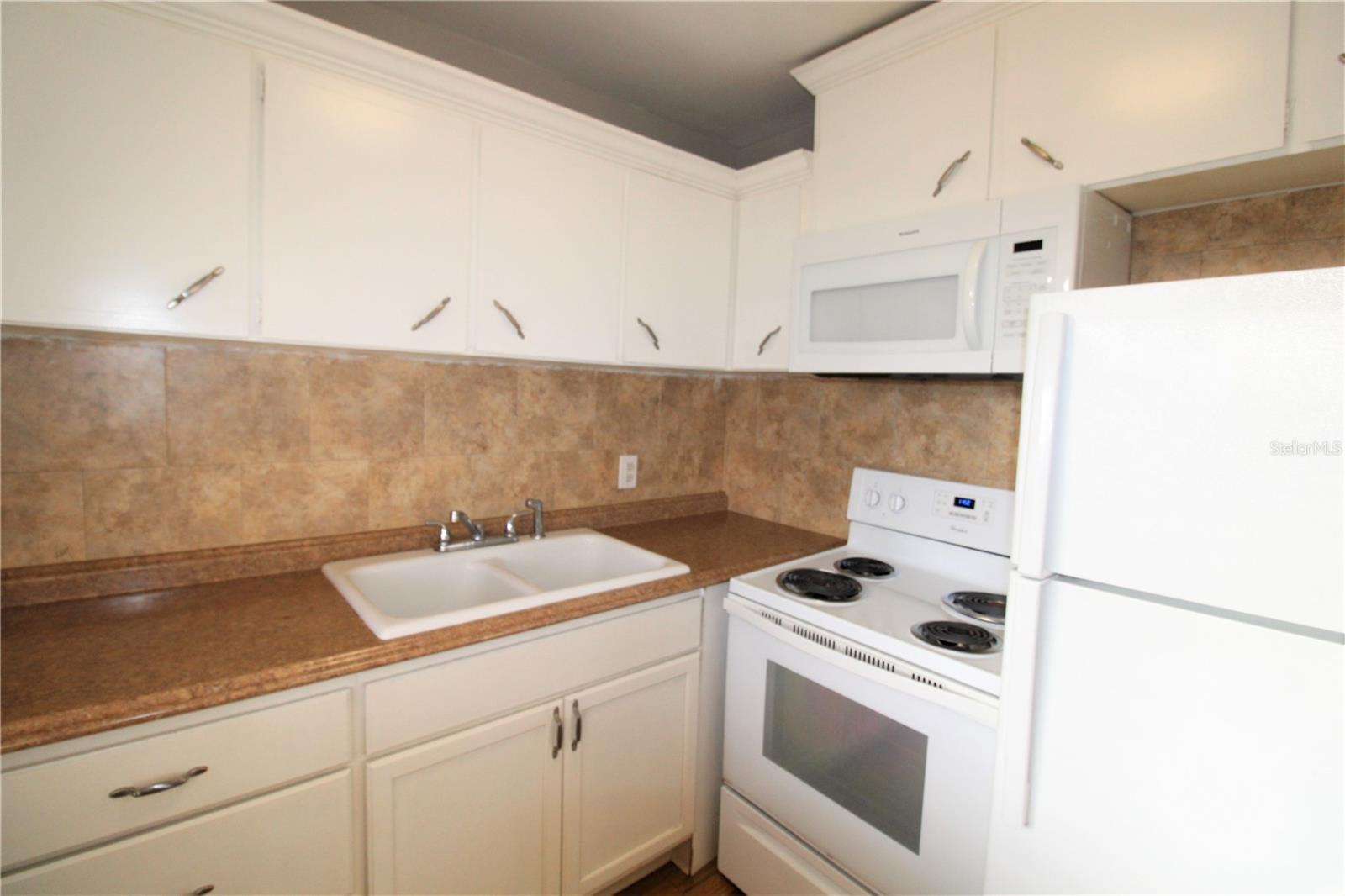 3001 BEE RIDGE RD #209, SARASOTA, FL, 34239