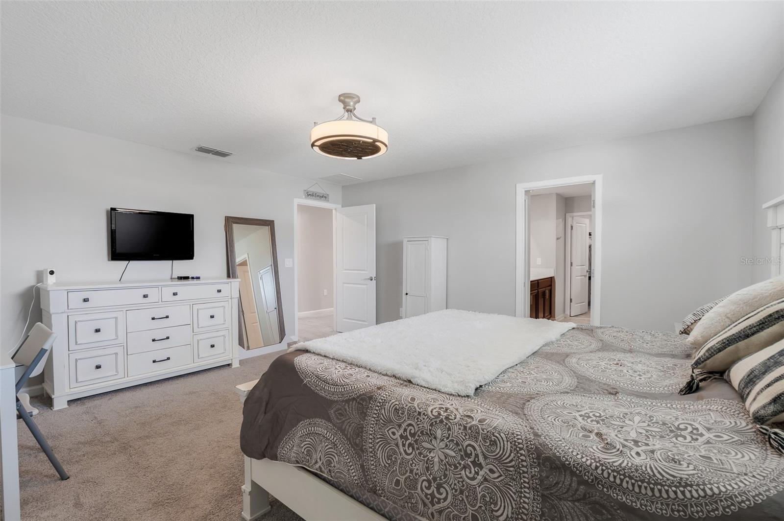 136 WHITE HORSE WAY, GROVELAND, FL, 34736