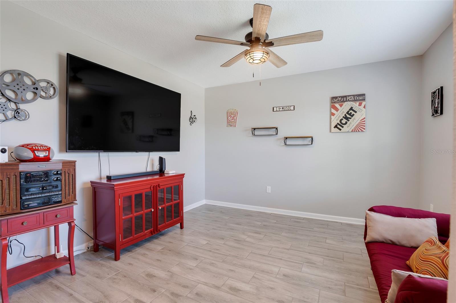 136 WHITE HORSE WAY, GROVELAND, FL, 34736