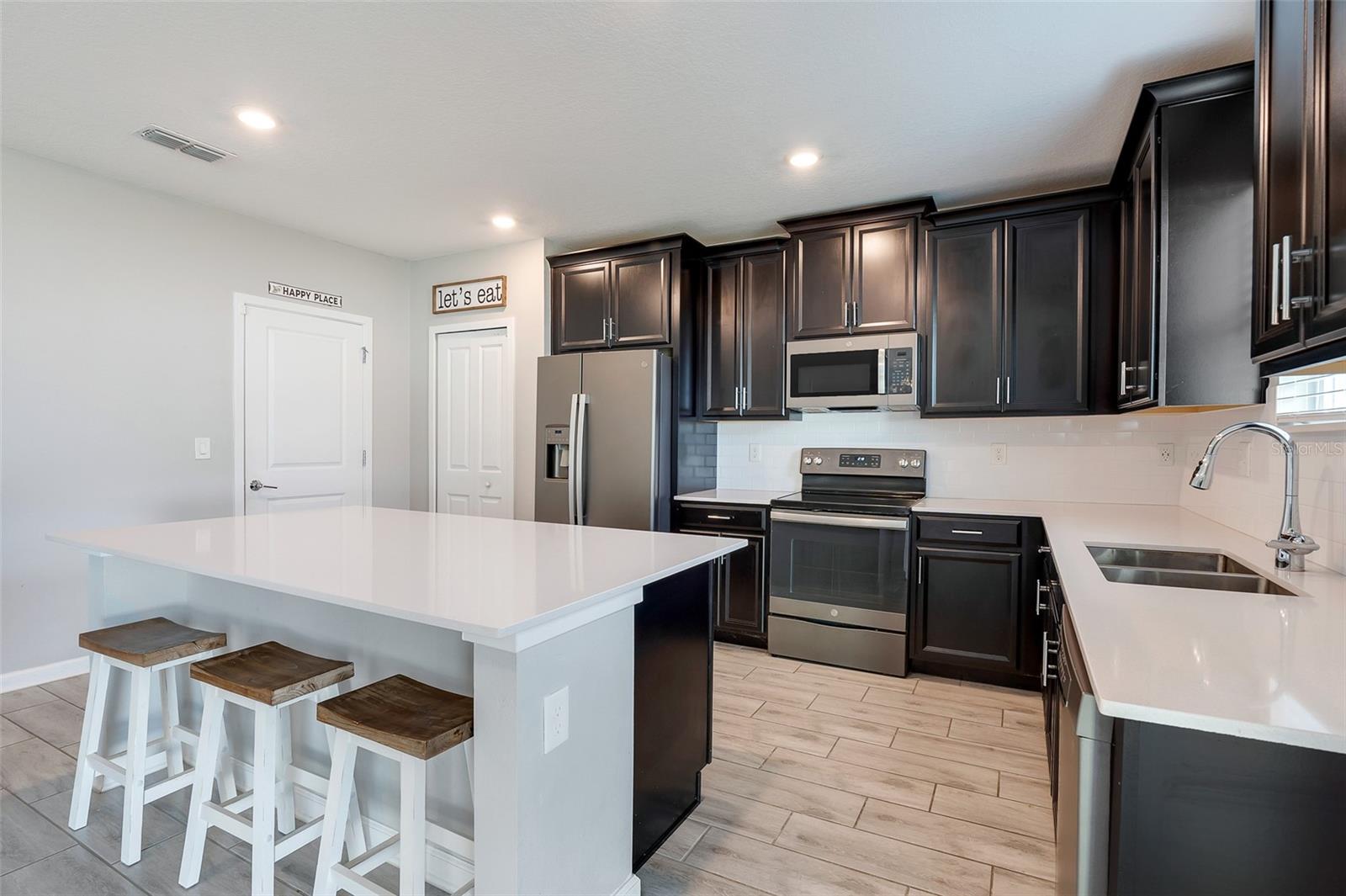 136 WHITE HORSE WAY, GROVELAND, FL, 34736